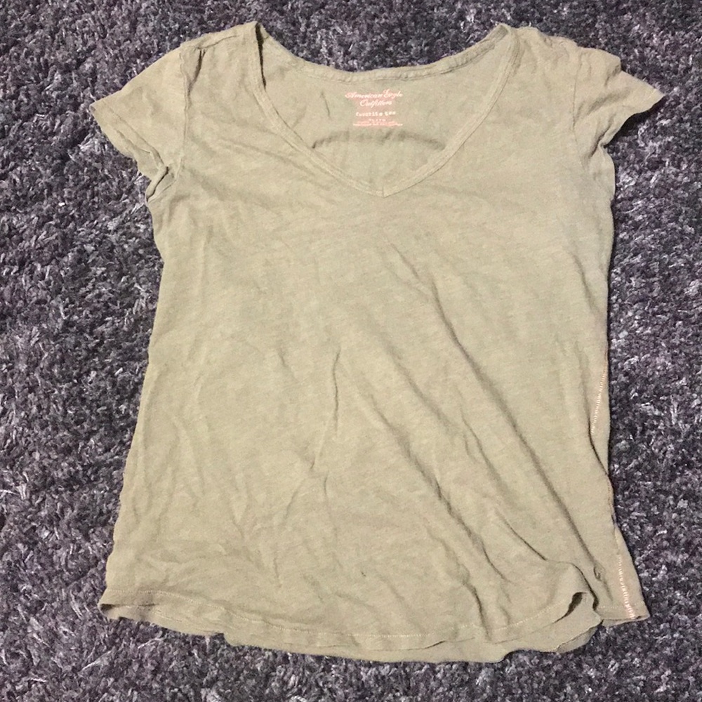 Army green t shirt😍